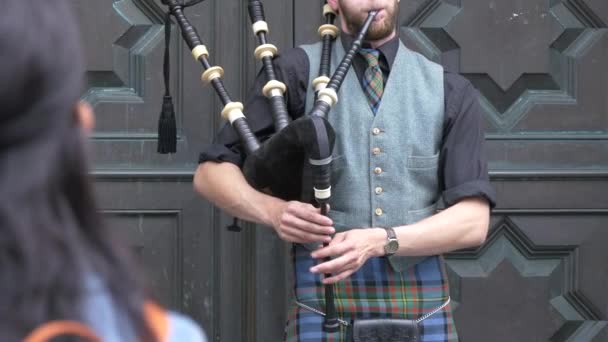 Street Musician Playing Bagpipes — Stock Video