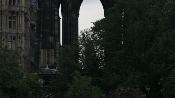 Luta Upp Scott Monument Edinburgh — Stockvideo