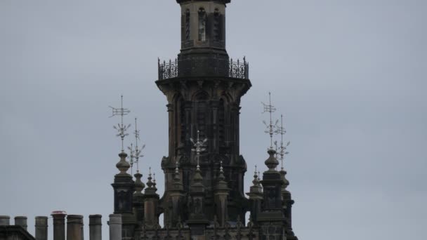 一座有装饰品的塔的近处 — 图库视频影像