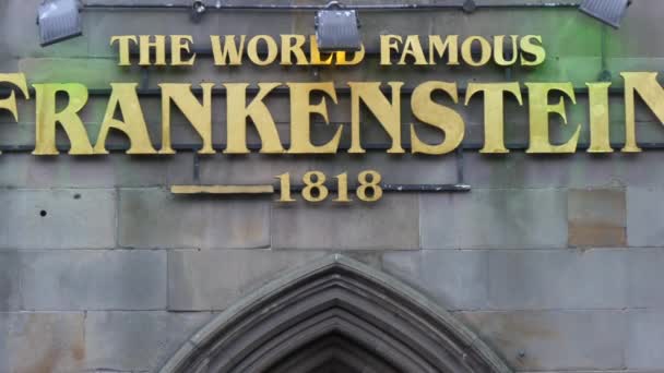 Frankenstein House Sign Reisconcept — Stockvideo