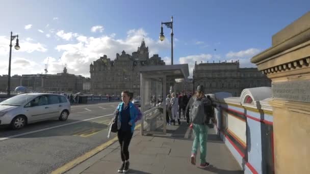 Walking North Bridge Edinburgh — Stock Video