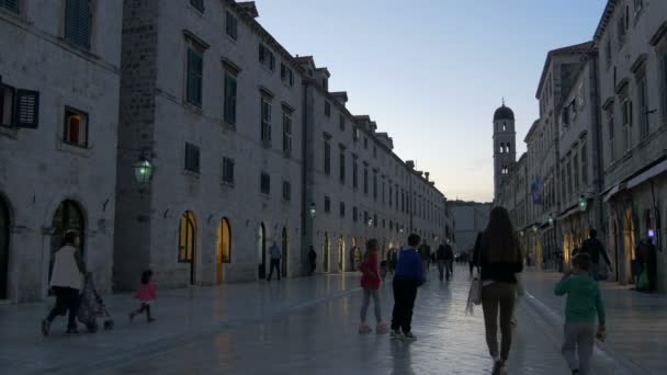 Dubrovnik Merkezinde Bir Yaya Sokağı — Stok video