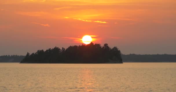 Roter Himmel Bei Sonnenuntergang — Stockvideo