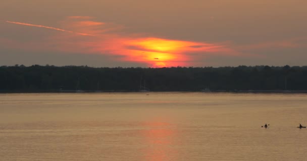 Захід Сонця Над Озером — стокове відео