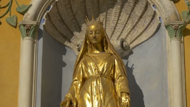 Cathedral Notre Dame Nativit Golden Statue — Stock Video