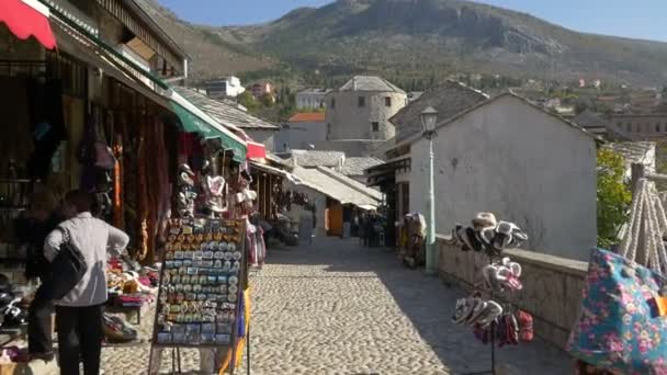 Straat Met Souvenirwinkels Mostar — Stockvideo