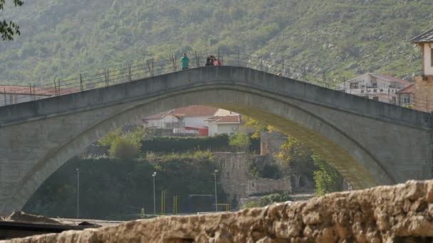 Die Alte Brücke Von Mostar — Stockvideo