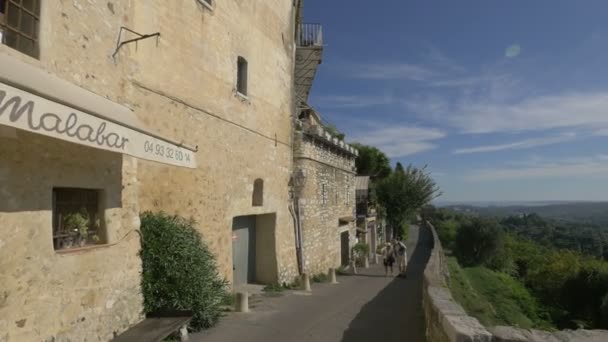 Gente Caminando Por Rue Des Remparts — Vídeos de Stock