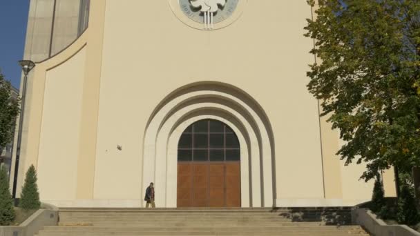 Igreja Católica Mostar Bósnia Herzegovina — Vídeo de Stock