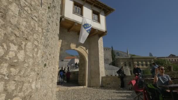 Pessoas Que Visitam Stari Most Mostar — Vídeo de Stock