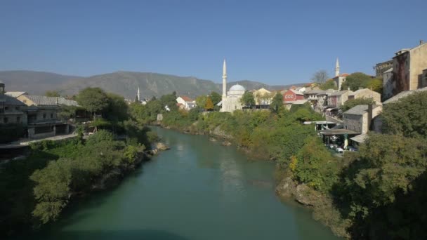 Rio Neretva Edifícios Longo Ribeira Mostar — Vídeo de Stock