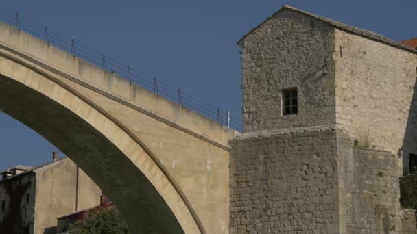 Stari Most Zijn Zuidwestelijke Toren Mostar — Stockvideo