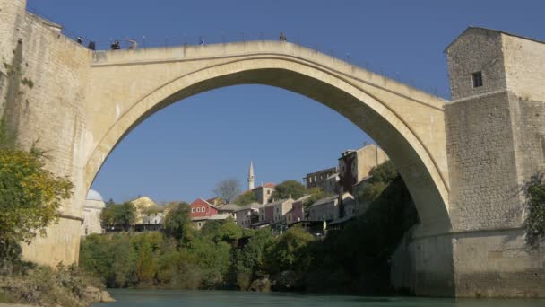 Stadtbild Unter Dem Stari Most Mostar — Stockvideo