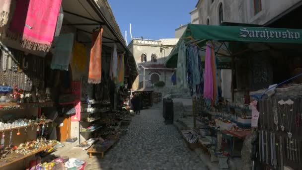 Rua Cobblestone Com Muitas Lojas Mostar — Vídeo de Stock