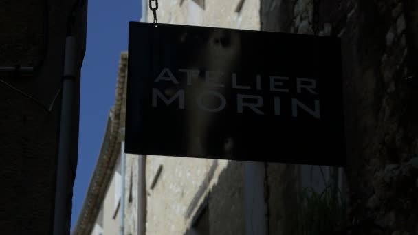 Atelier Morin Assina Parede — Vídeo de Stock