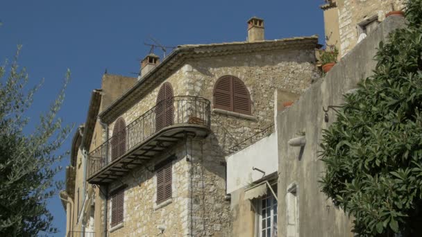 Edificio Con Persiane Chiuse Balcone — Video Stock