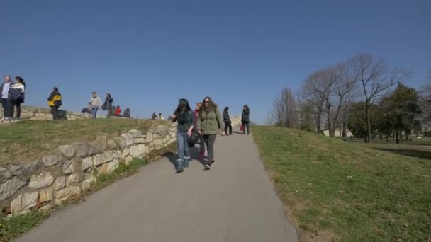Belgrad Kalesini Ziyaret Etmek — Stok video