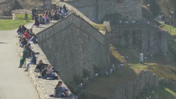 放松对塞尔维亚城墙的管制 — 图库视频影像
