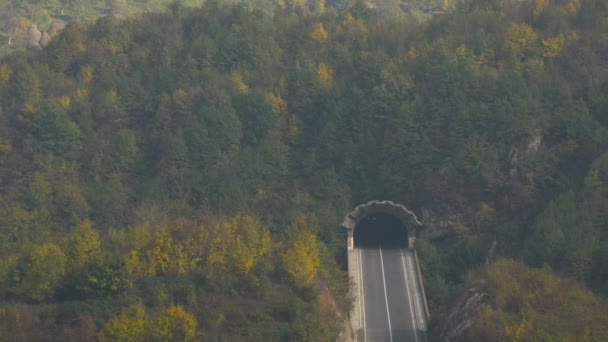 Collina Forestale Con Tunnel — Video Stock