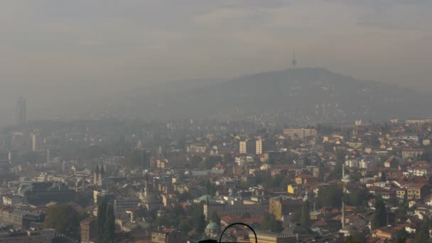 Cityscape Σαράγεβο Και Ομίχλη — Αρχείο Βίντεο