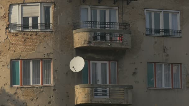 Einschusslöcher Einer Wand — Stockvideo