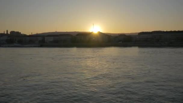 Puesta Sol Sobre Río Danubio — Vídeo de stock