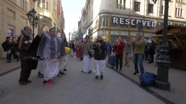 People Dancing Jumping Street — Stock Video