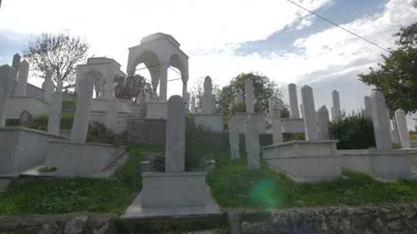 Tombeaux Coupoles Dans Cimetière — Video