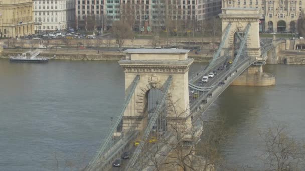 Verkeer Kettingbrug Boedapest — Stockvideo