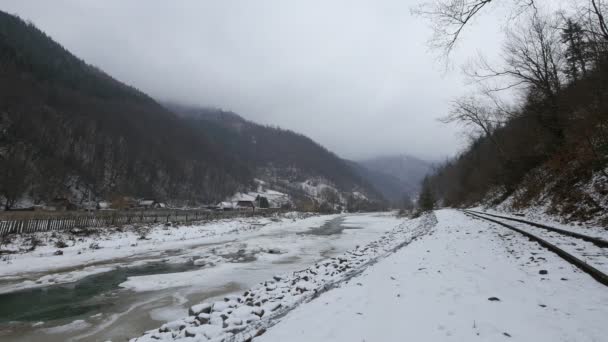 Gefrorener Fluss Winter Gesehen — Stockvideo