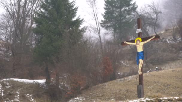 Krzyż Ukrzyżowanym Jezusem — Wideo stockowe