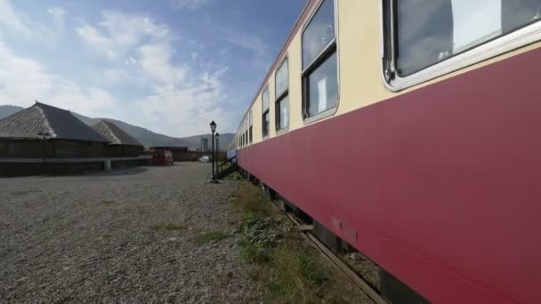 Vlak Červeným Vozem — Stock video