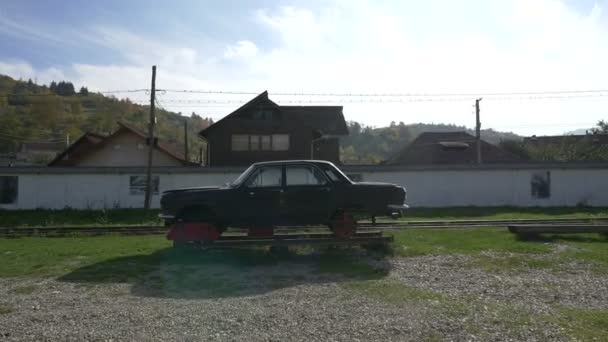 Voiture Convertie Sur Les Chemins Fer — Video