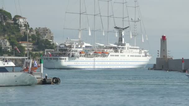 Crucero Saliendo Puerto — Vídeos de Stock