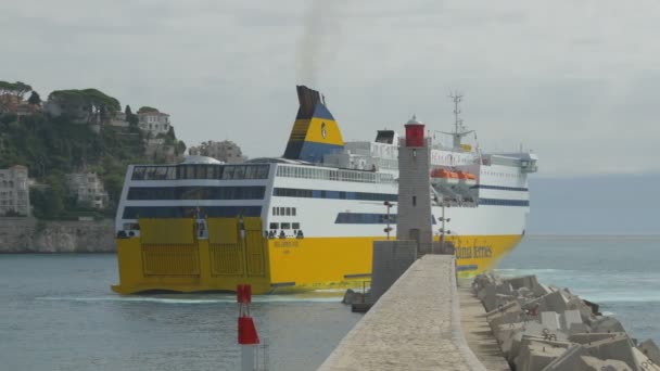 Ferry Navegando Por Faro — Vídeos de Stock