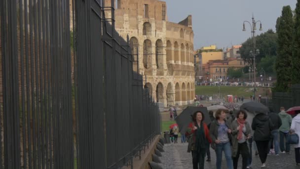 Tourists Walking Sacra Rome — Vídeos de Stock