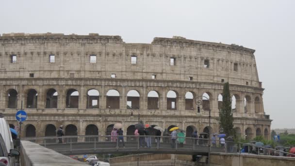 Gente Cerca Del Coliseo — Vídeos de Stock