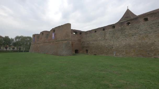 Außenmauer Der Festung Fagaras — Stockvideo