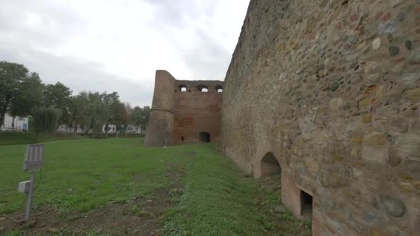 Grönt Område Vid Murarna Fagaras Fästning — Stockvideo