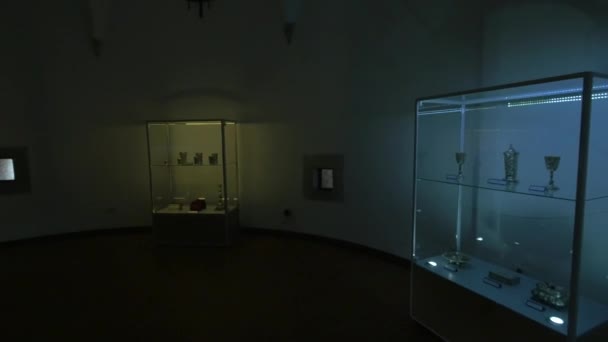 Donkere Museumkamer Fort Fagaras — Stockvideo