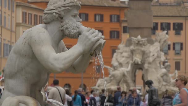 罗马摩尔喷泉的雕像 — 图库视频影像