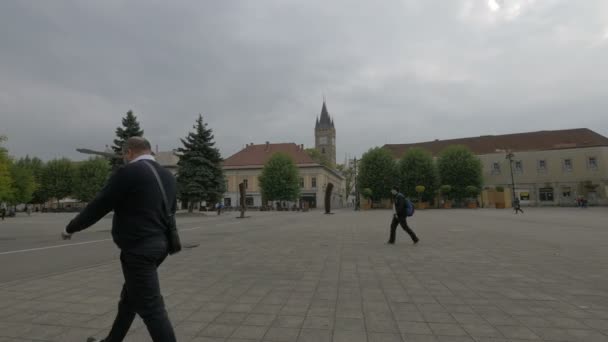 Gente Caminando Millenium Square Baia Mare — Vídeos de Stock
