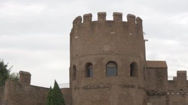 İtalya, Roma 'da bir tuğla kule