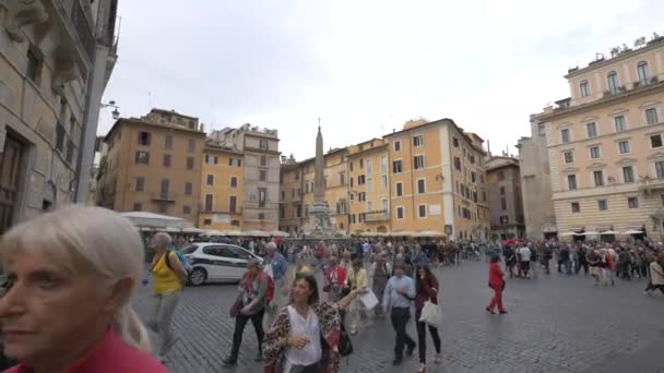 Roma Piazza Della Rotonda Yürüyen Turistler — Stok video