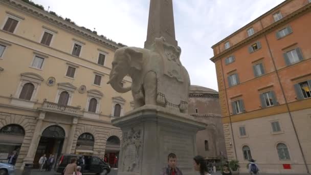 Γλυπτό Του Ελέφαντα Και Του Οβελίσκου Στη Ρώμη — Αρχείο Βίντεο