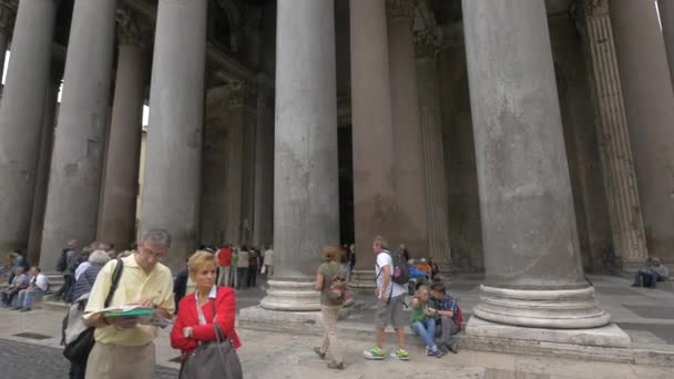 Touristes Près Des Colonnes Panthéon Rome — Video