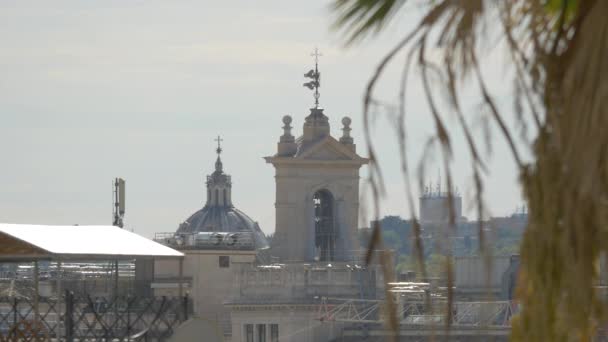 Iglesia Campanario Cerca — Vídeos de Stock