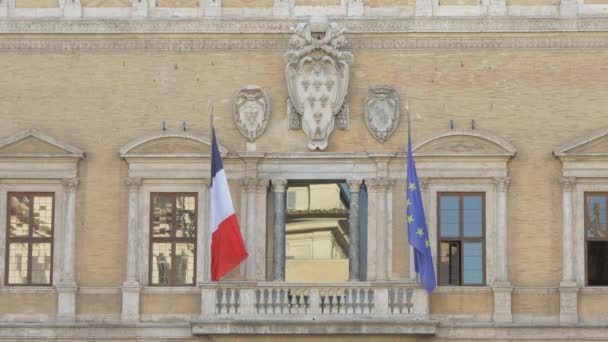 Roma Daki Fransız Büyükelçiliğinde Bayraklar — Stok video