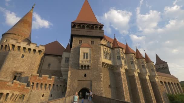 Puerta Entrada Del Castillo Corvin — Vídeo de stock