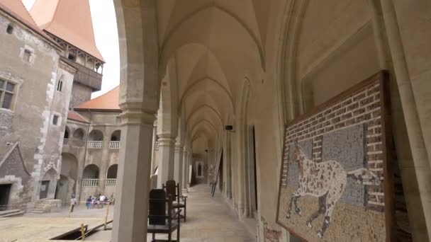Korridor Freien Auf Schloss Corvin — Stockvideo